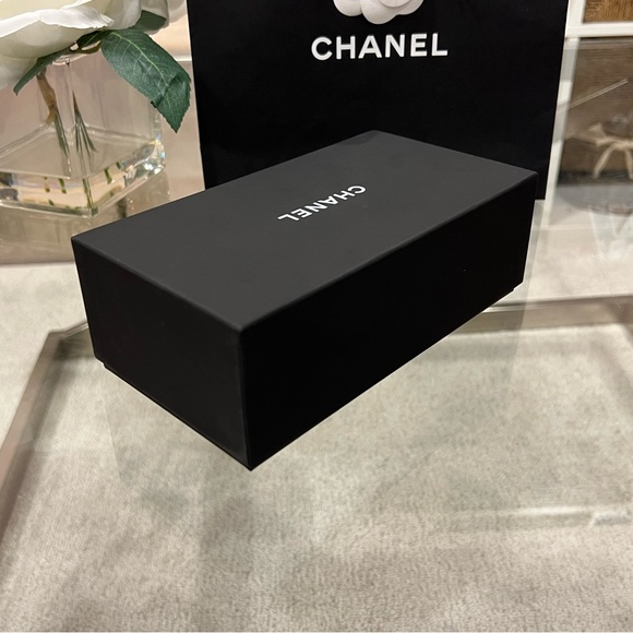Chanel Gift Box Set - Picture 4 of 12